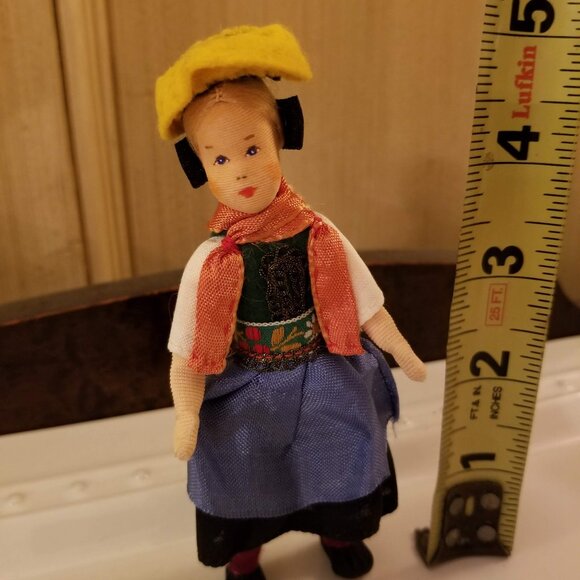 Small Dolls with Costumes of Culture and Place - Picture 1 of 7